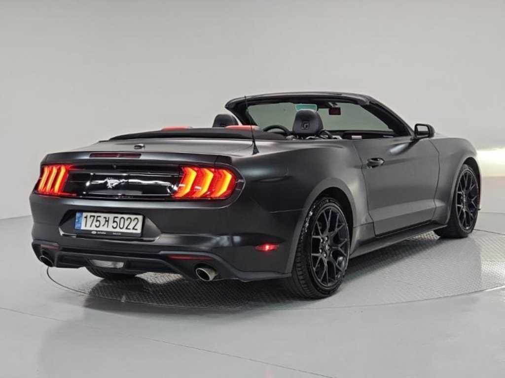 Ford Mustang - Vista 3