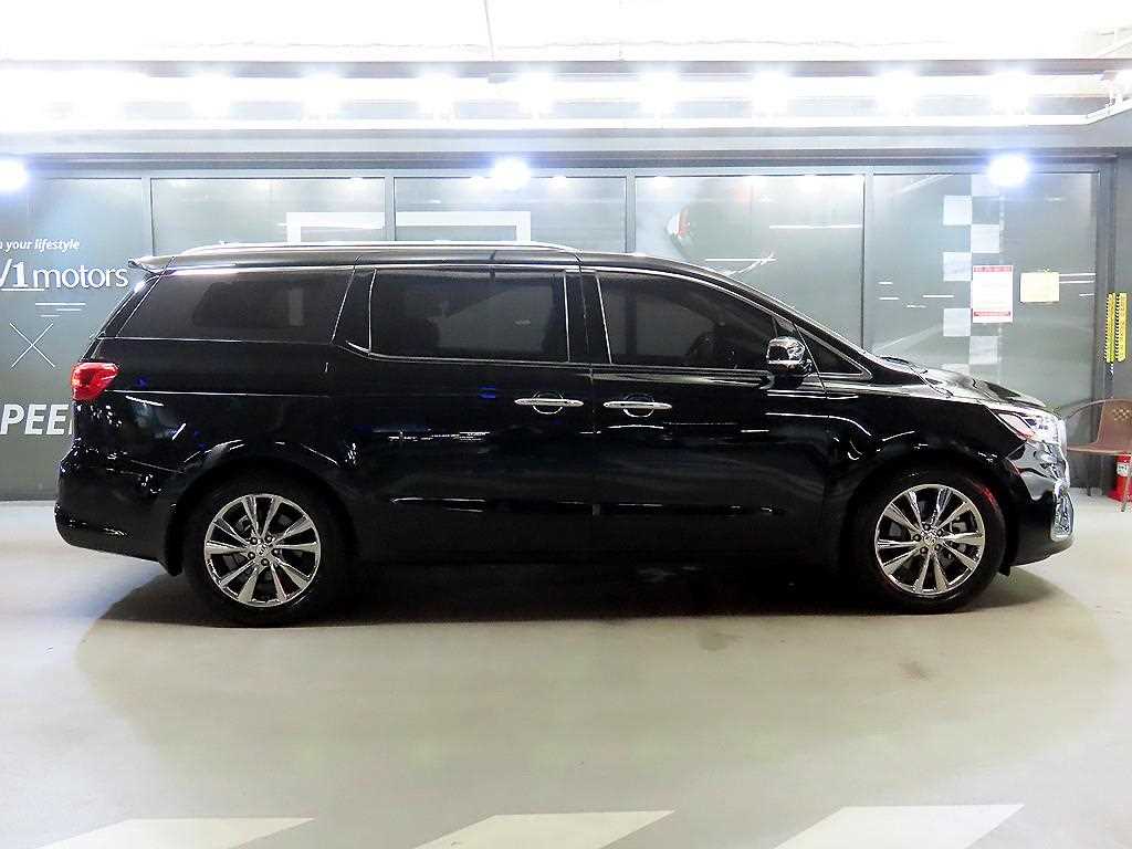 KIA Carnival - Vista 3