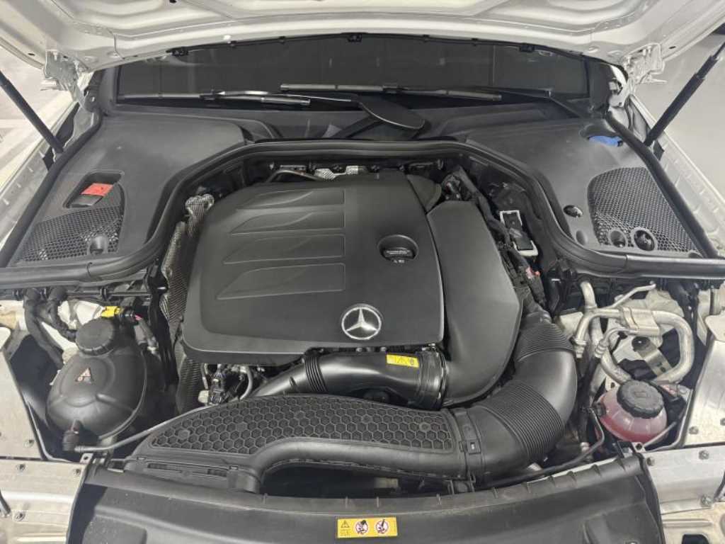 Mercedes Benz E class - Vista 7