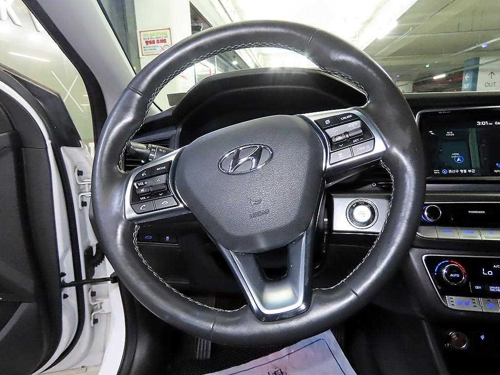 HYUNDAI Sonata - Vista 10