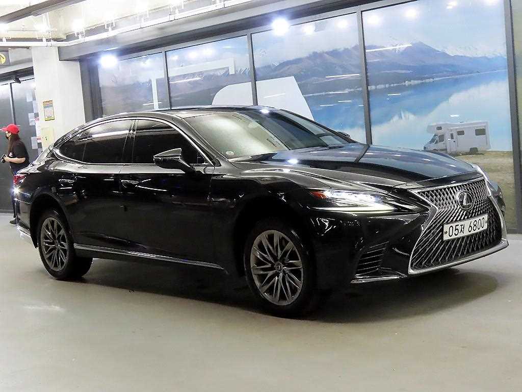 Lexus LS