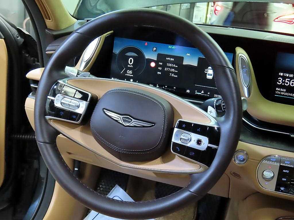 Genesis G90 - Vista 10