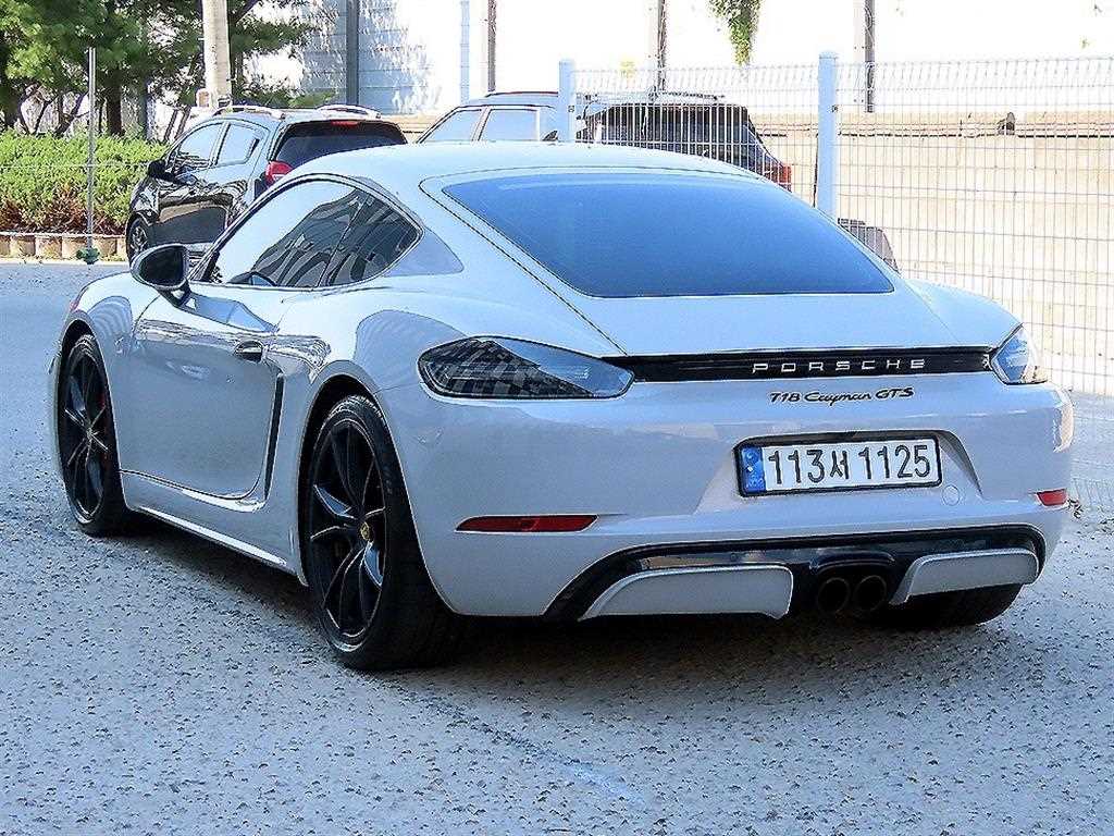 Porsche 718 - Vista 3
