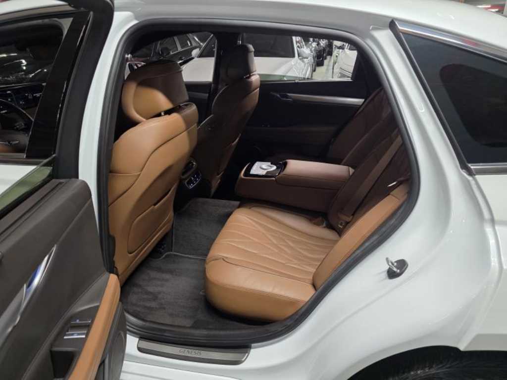 Genesis G80 - Vista 8