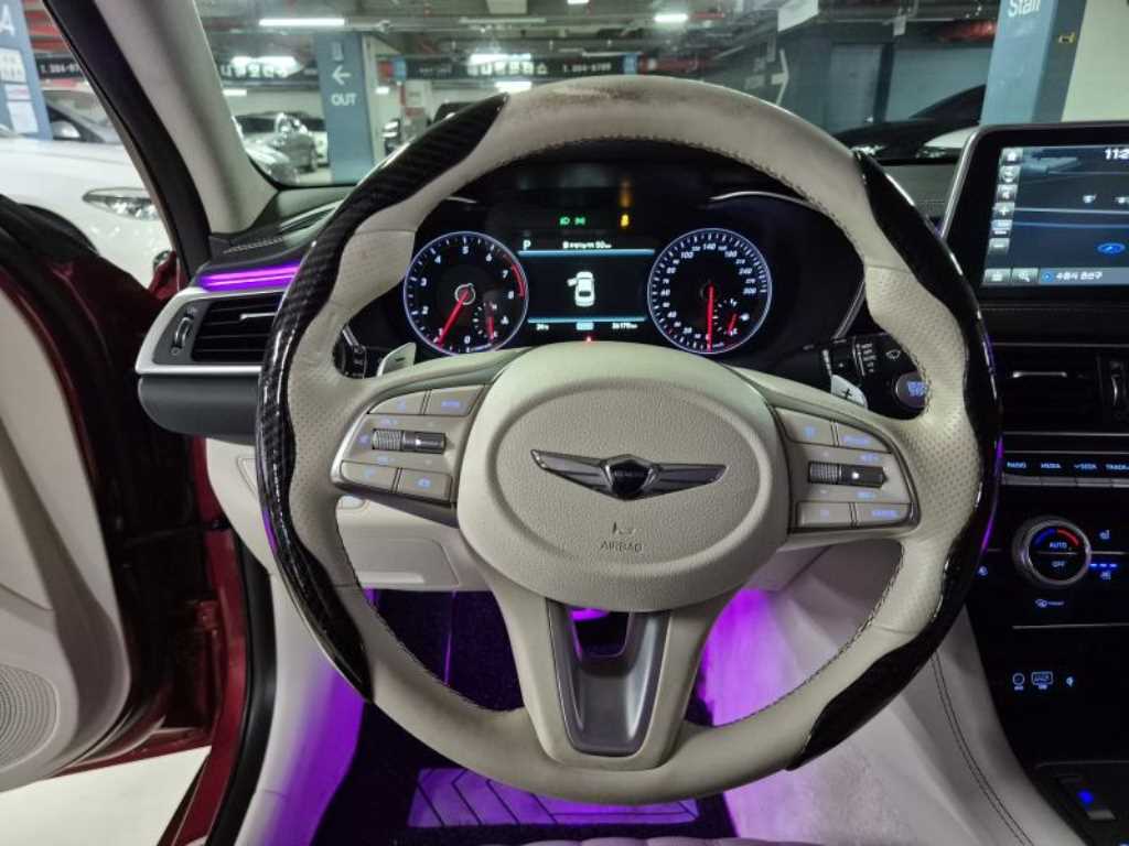 Genesis G70 - Vista 12