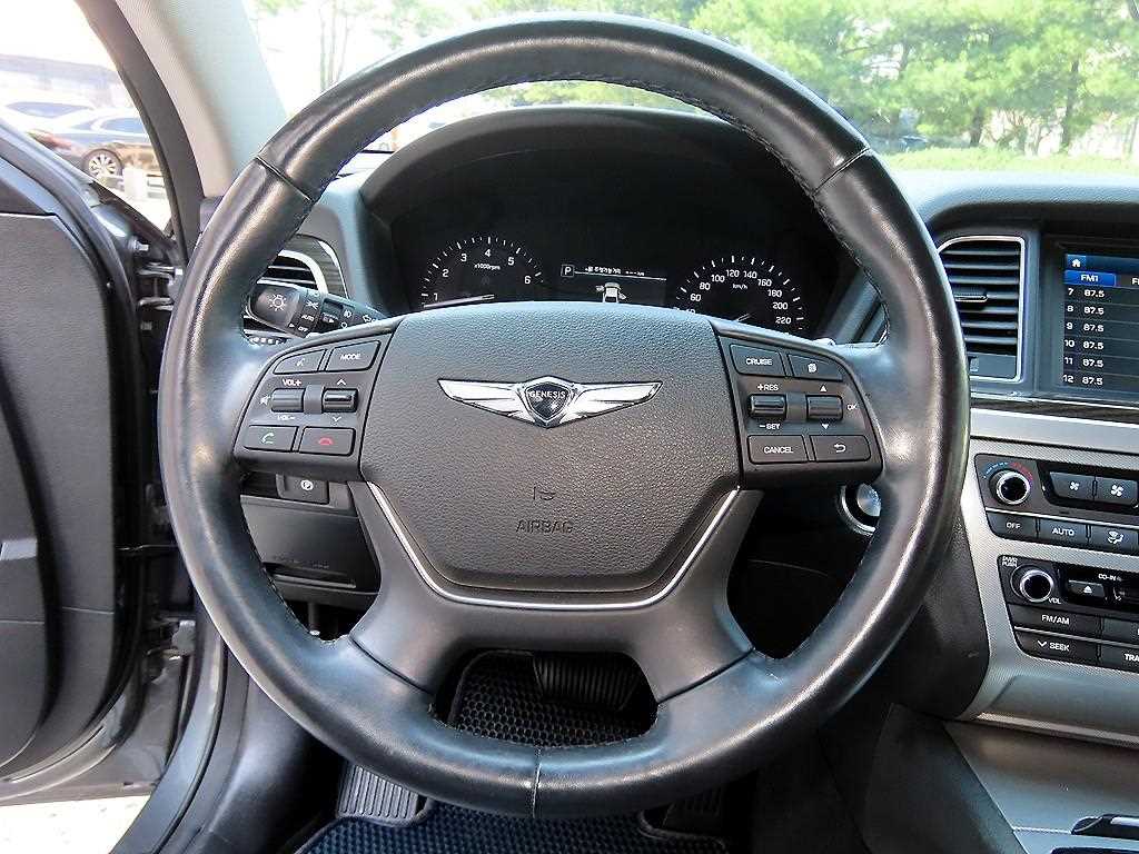Genesis G80 - Vista 10