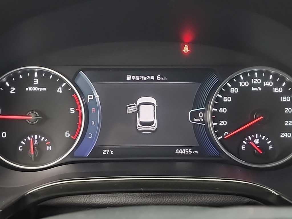 KIA Seltos - Vista 8