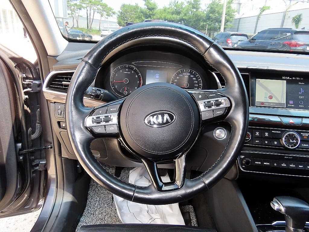 KIA K7 - Vista 10