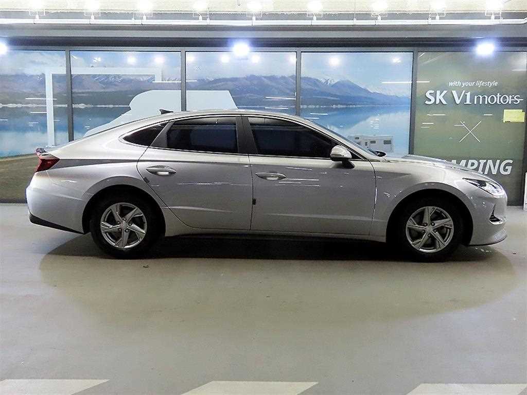 HYUNDAI Sonata - Vista 3