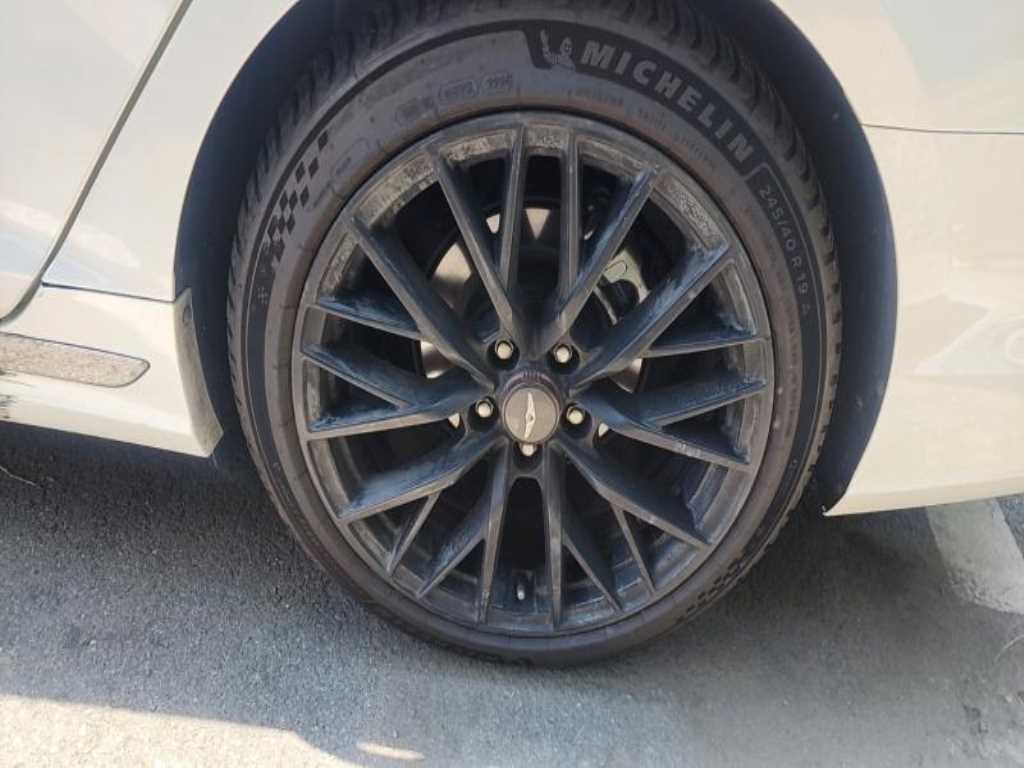 HYUNDAI Sonata - Vista 10