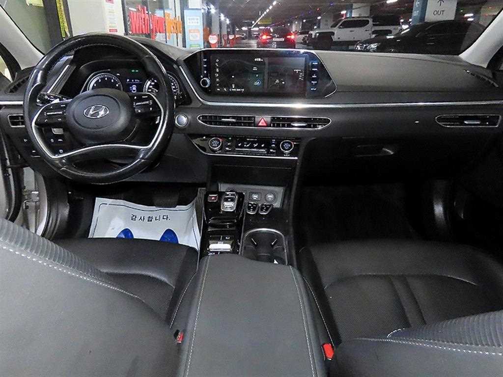 HYUNDAI Sonata - Vista 12
