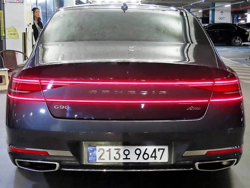 Genesis G90 - Vista 7