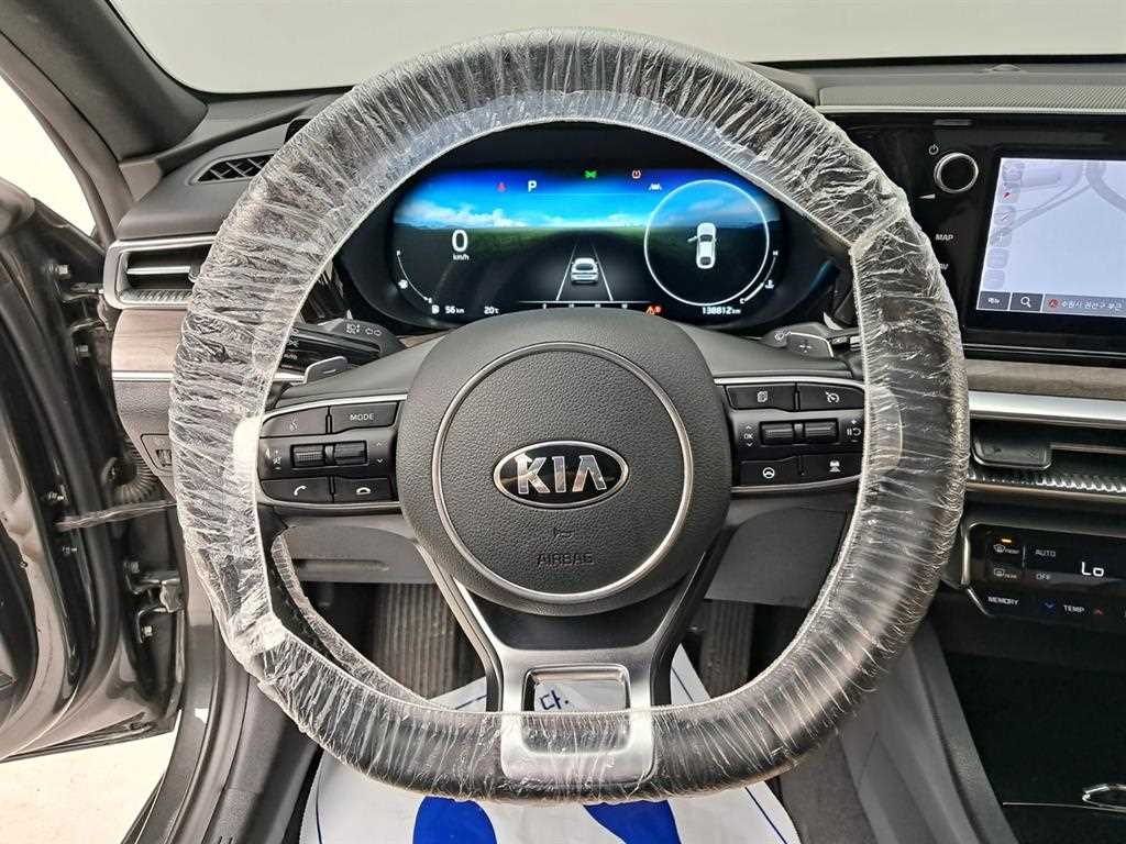 KIA K5 - Vista 9
