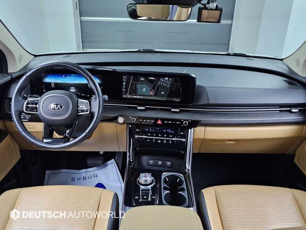 KIA Carnival - Vista 9