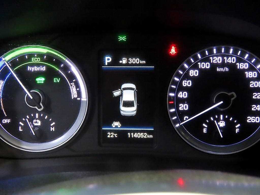 HYUNDAI Sonata - Vista 11