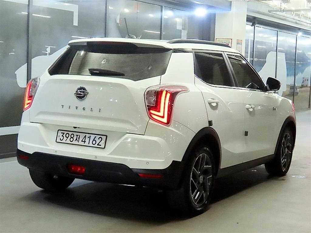 Ssangyong Tivoli - Vista 6