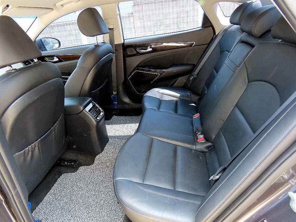 KIA K7 - Vista 8