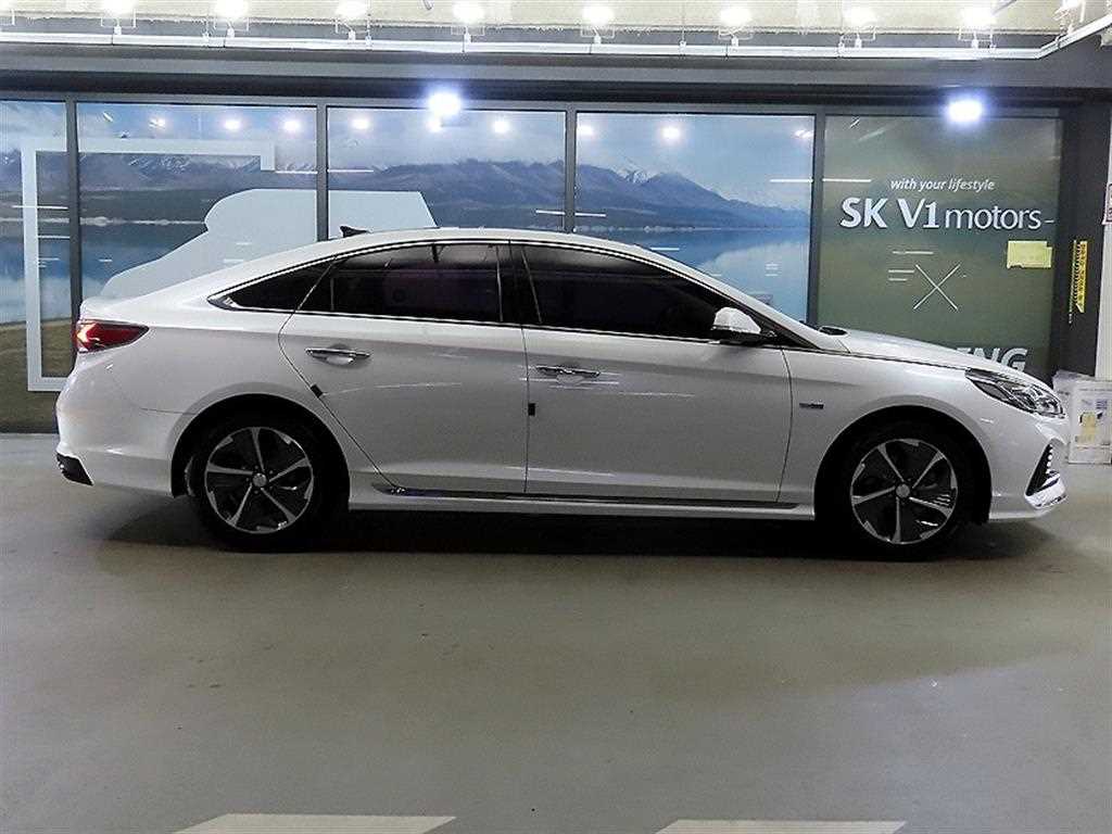 HYUNDAI Sonata - Vista 3