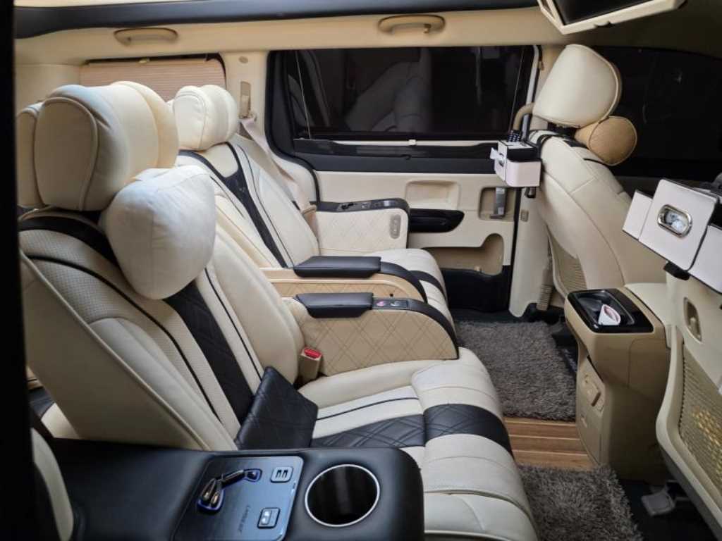 KIA Carnival - Vista 8
