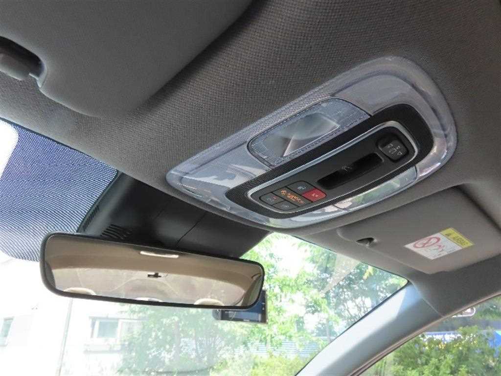 HYUNDAI Avante - Vista 12