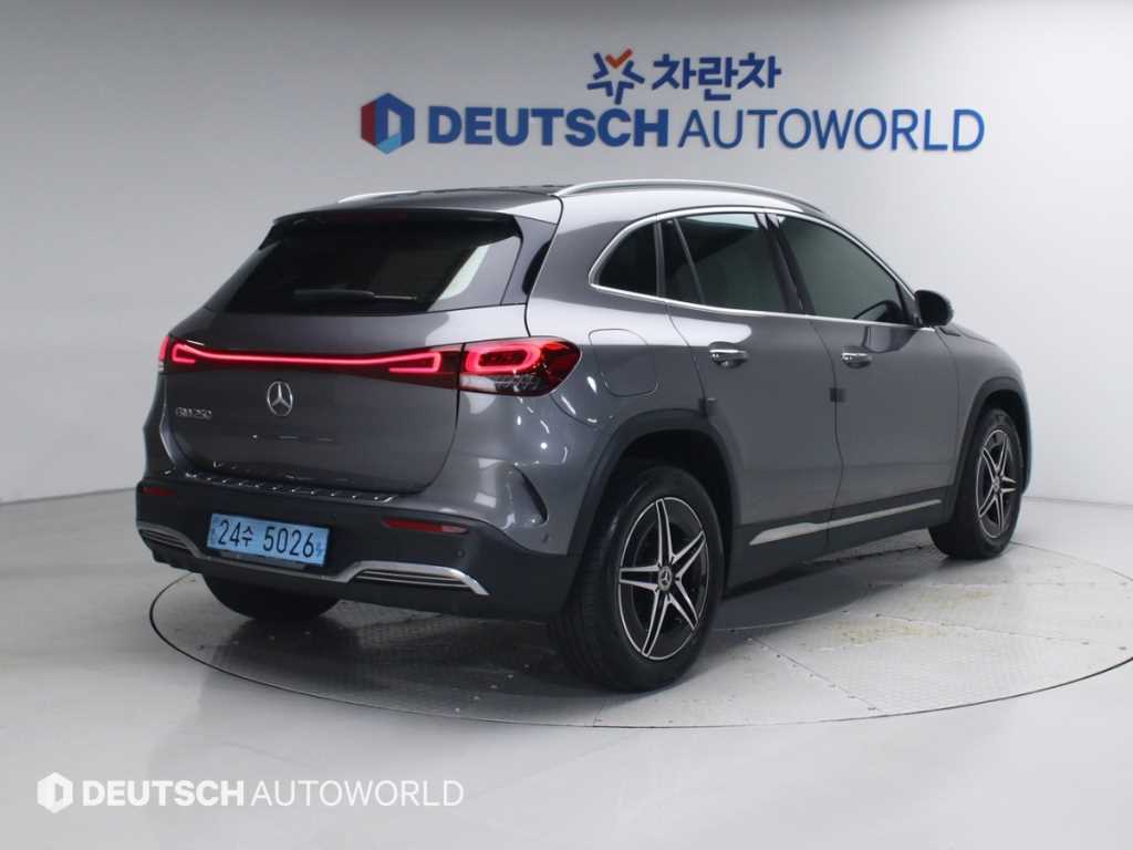 Mercedes Benz EQA - Vista 2