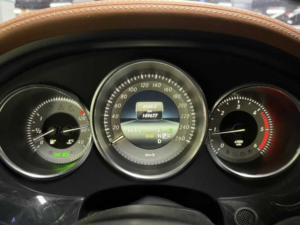 Mercedes Benz CLS Class - Vista 9