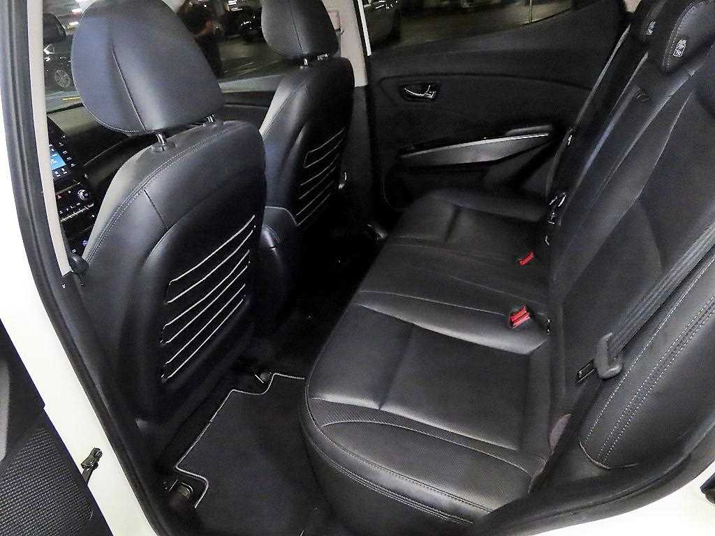 Ssangyong Tivoli - Vista 9