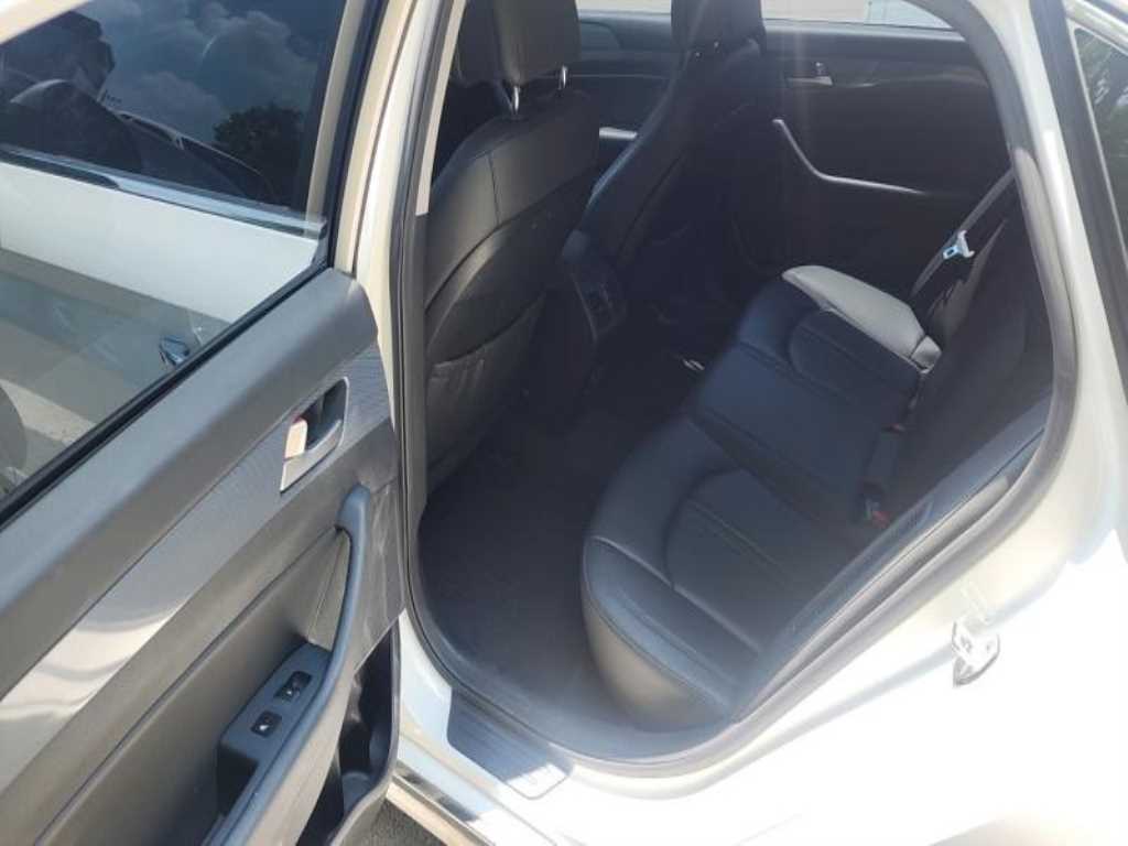 HYUNDAI Sonata - Vista 6
