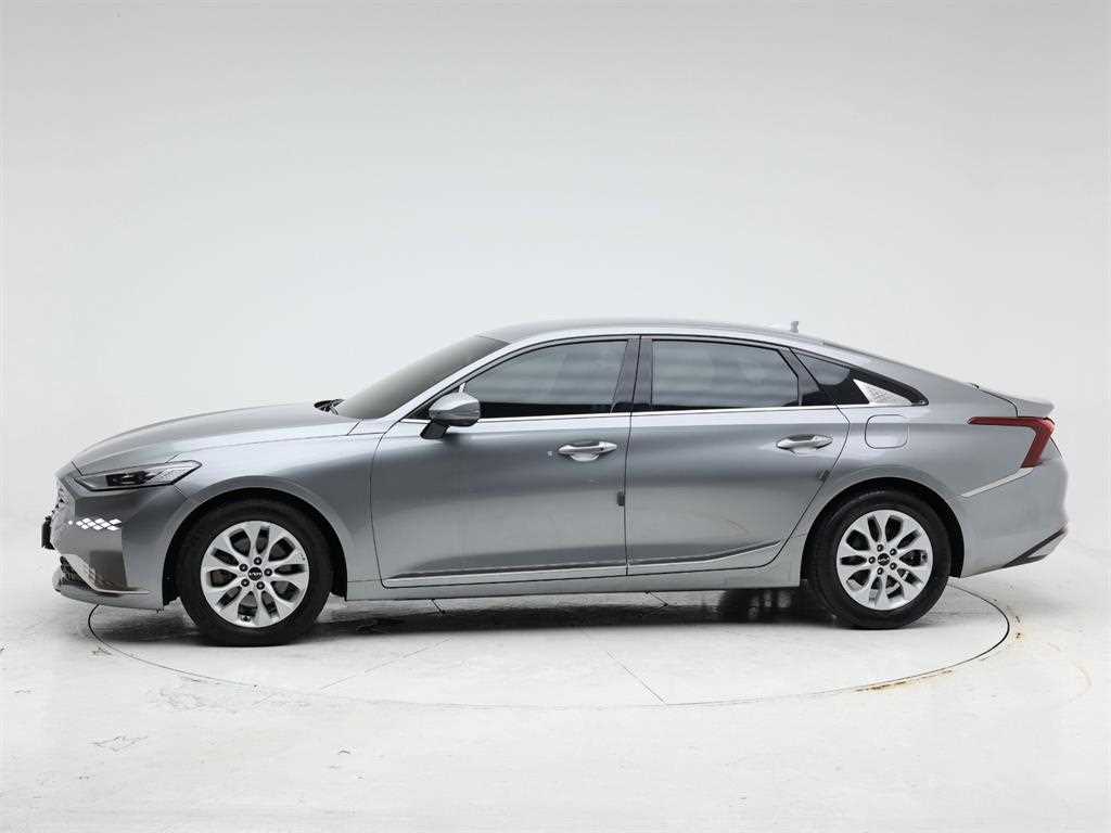 KIA K8 - Vista 3