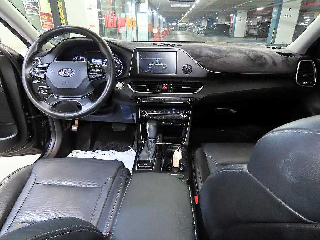 HYUNDAI Grandeur - Vista 12