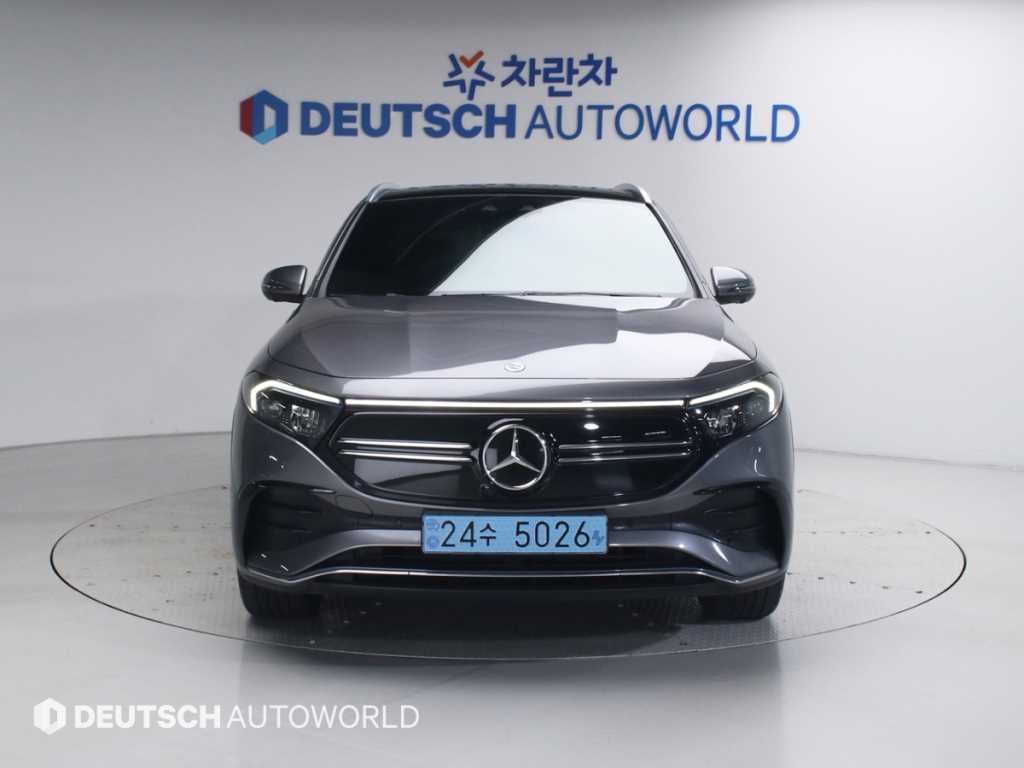 Mercedes Benz EQA - Vista 3