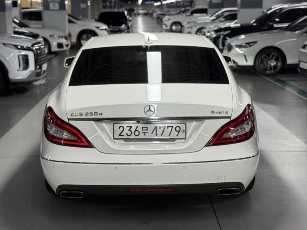 Mercedes Benz CLS Class - Vista 3