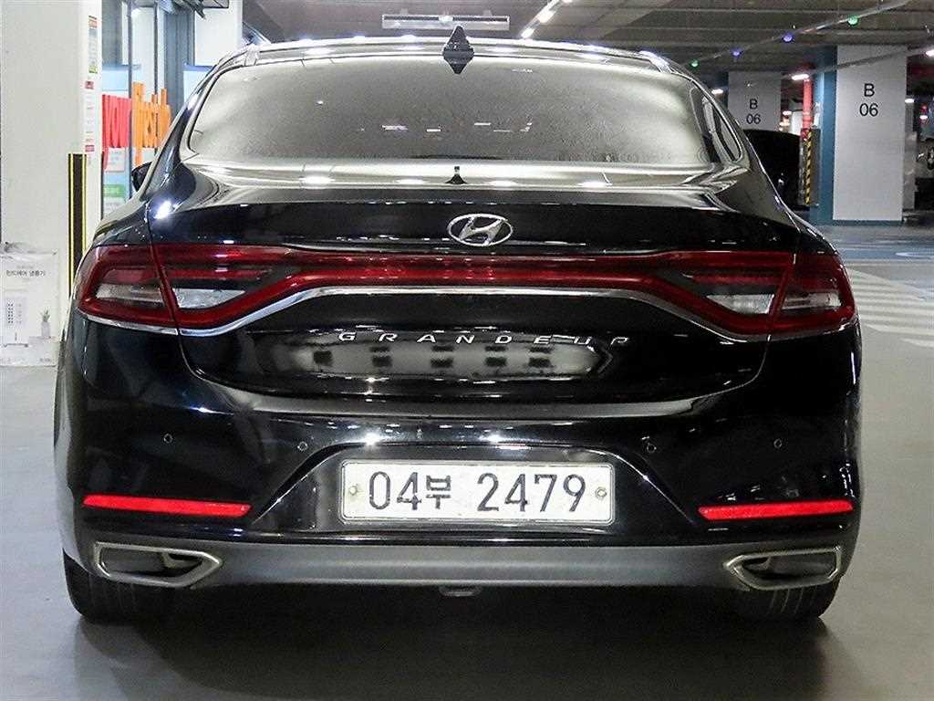 HYUNDAI Grandeur - Vista 7