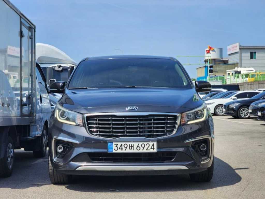 KIA Carnival - Vista 3