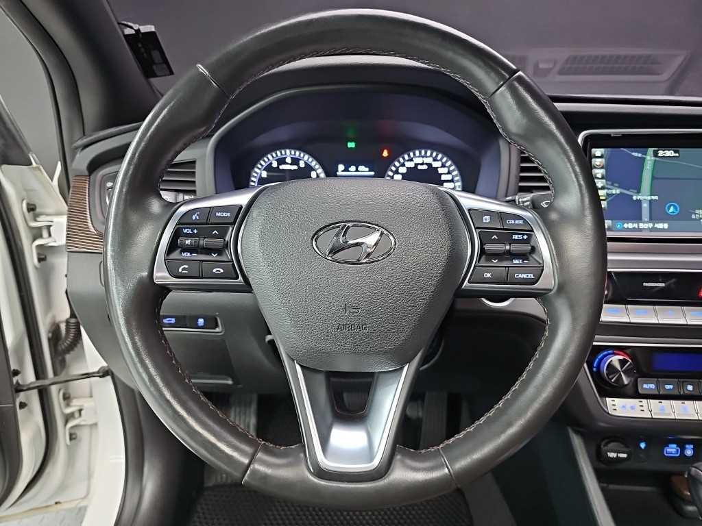HYUNDAI Sonata - Vista 11