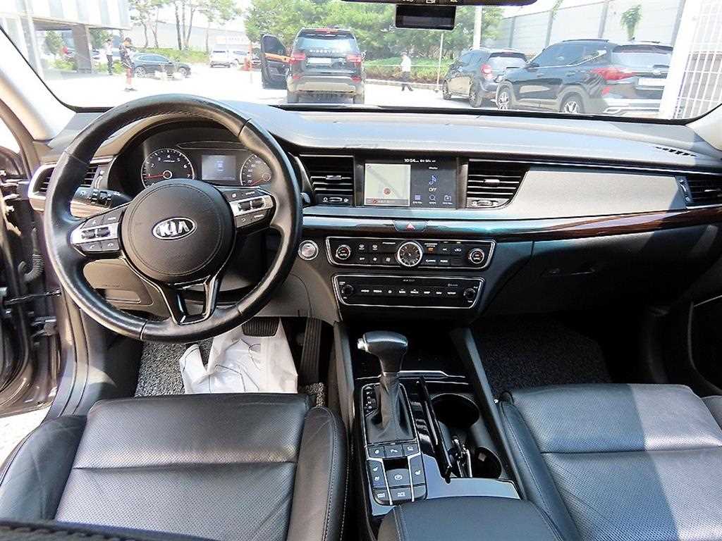 KIA K7 - Vista 9