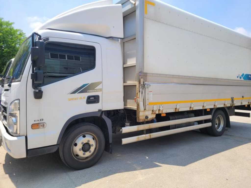 medium and large cargo truck