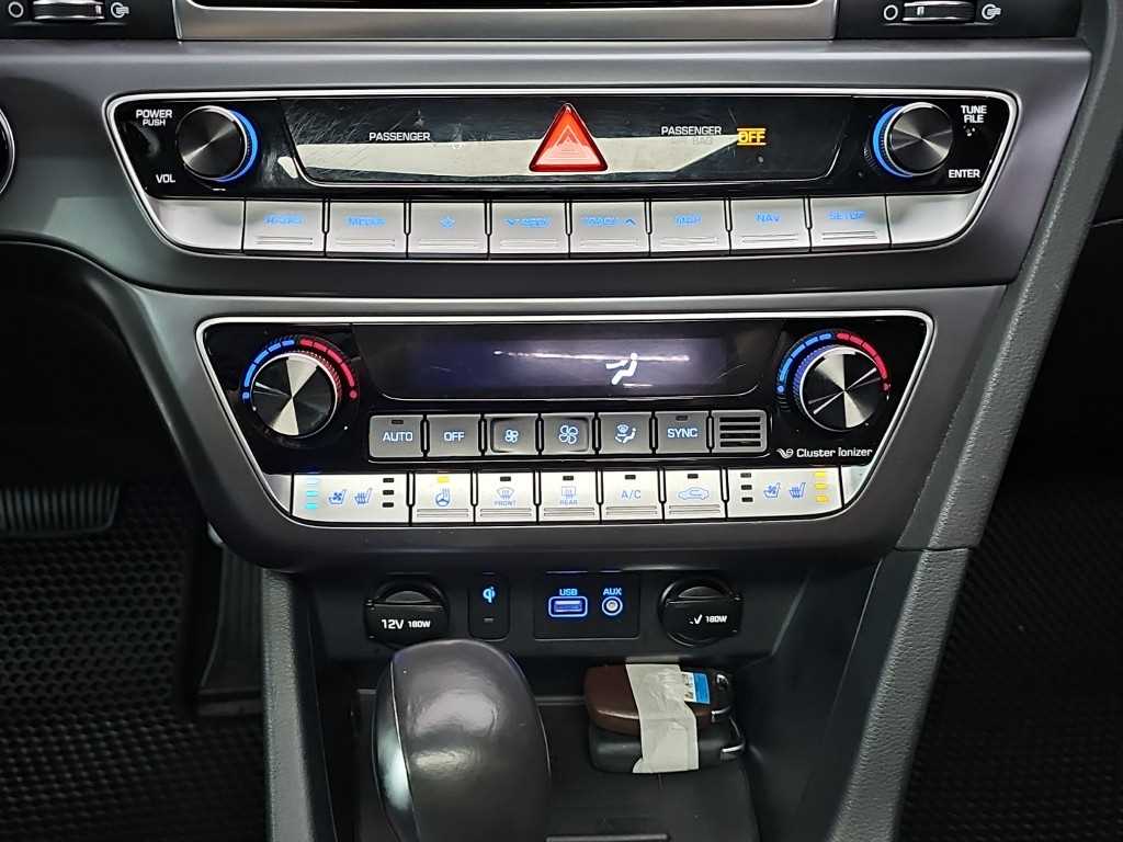 HYUNDAI Sonata - Vista 12