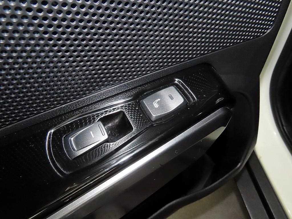 Ssangyong Tivoli 2022 the color of pearl - Importación desde Corea - HF Imports Iquique - Foto 17