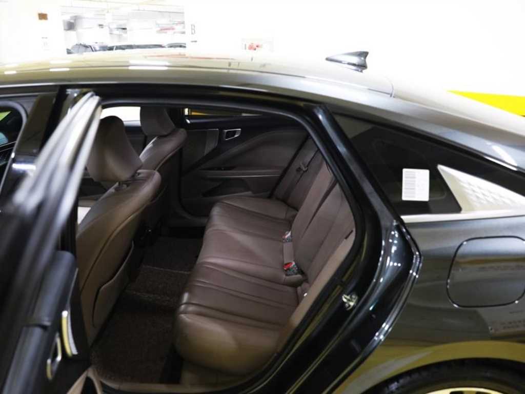 KIA K8 - Vista 10