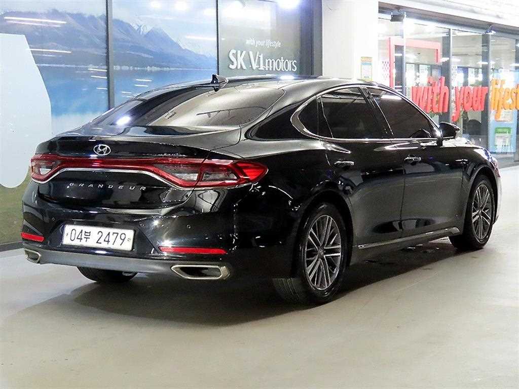 HYUNDAI Grandeur - Vista 6