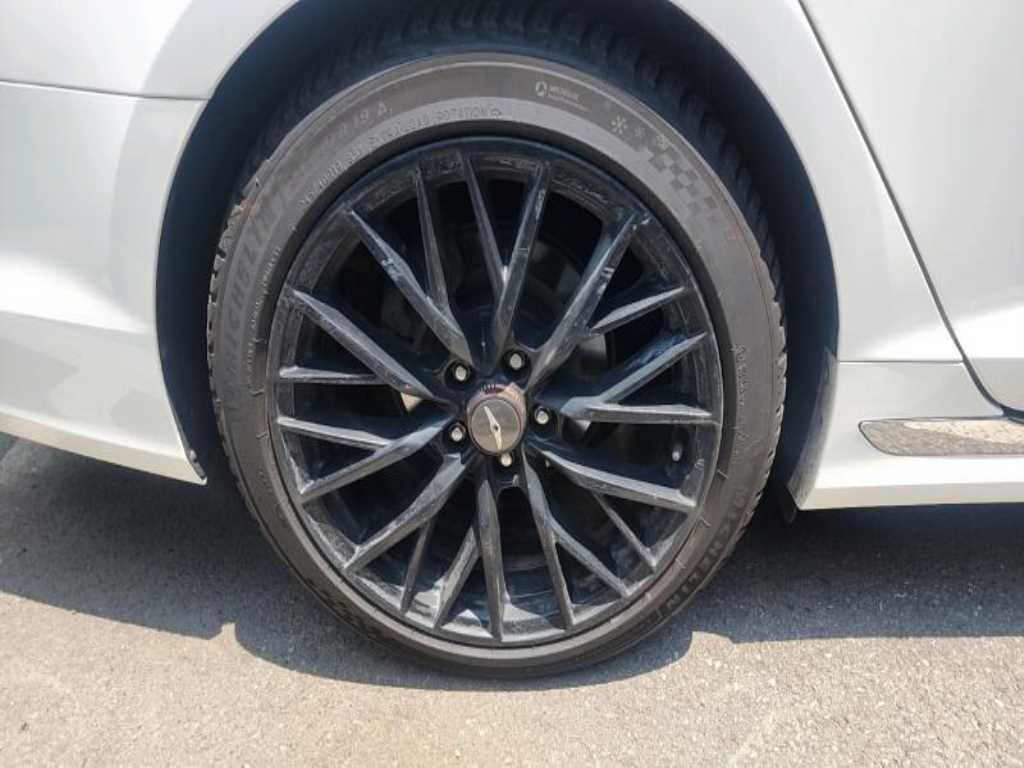 HYUNDAI Sonata - Vista 8