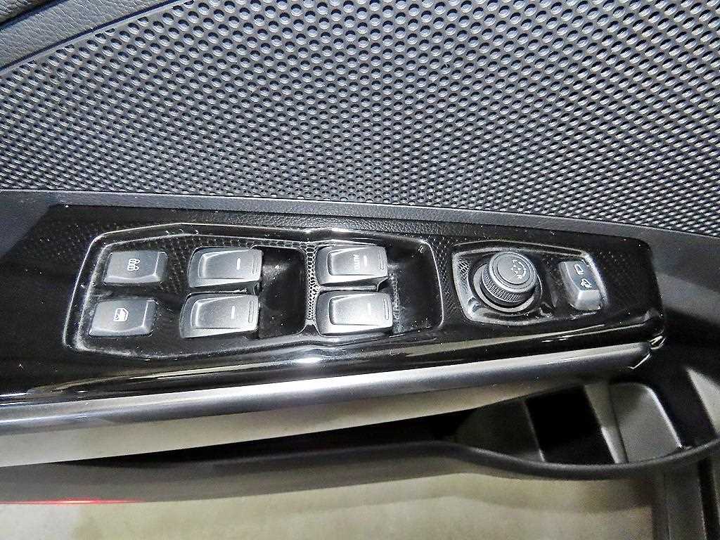 Ssangyong Tivoli 2022 the color of pearl - Importación desde Corea - HF Imports Iquique - Foto 15