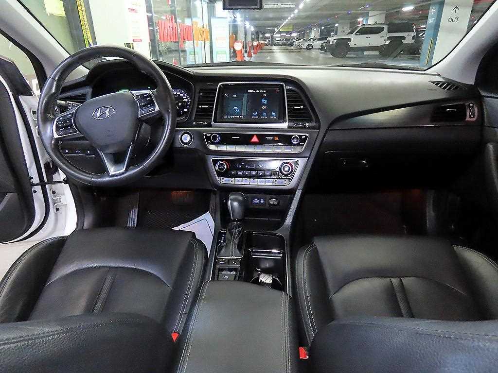HYUNDAI Sonata - Vista 12
