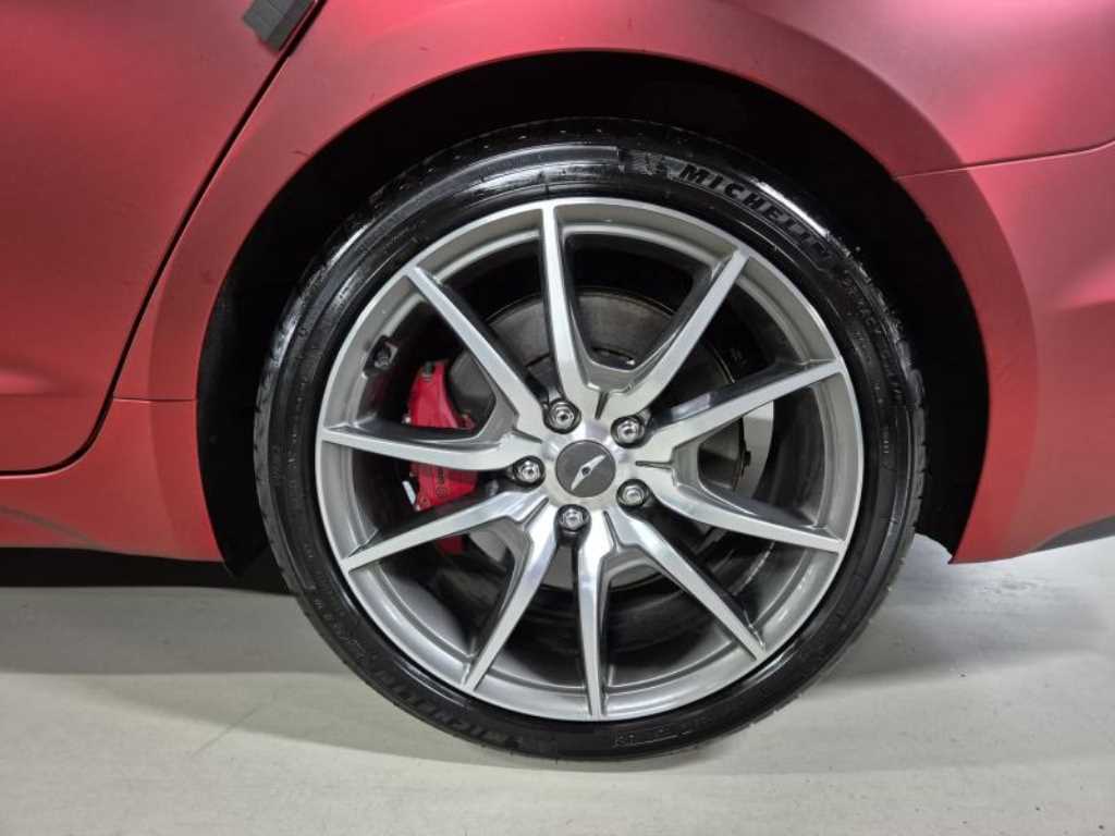 Genesis G70 - Vista 8