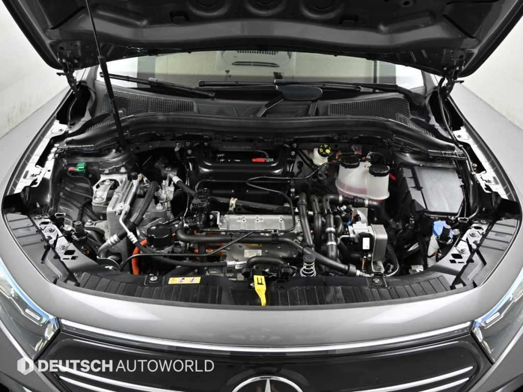 Mercedes Benz EQA - Vista 8