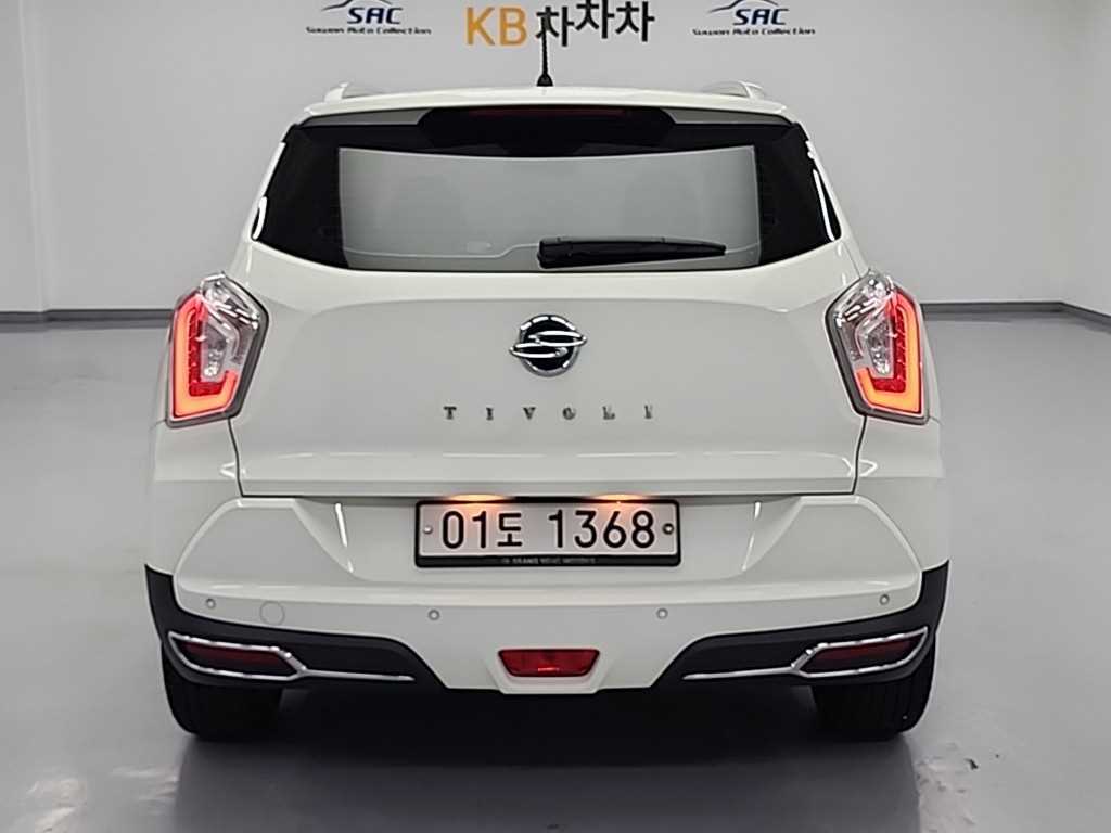 Ssangyong Tivoli - Vista 3