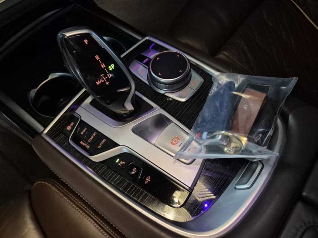 BMW 7 Series - Vista 10
