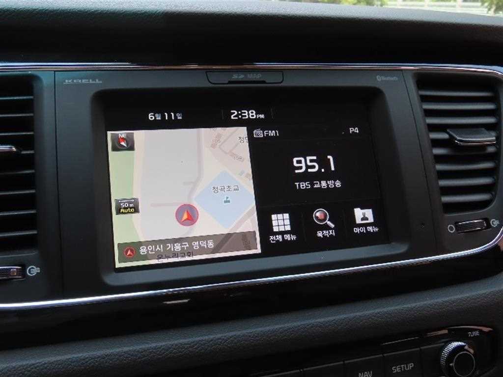 KIA Carnival - Vista 10