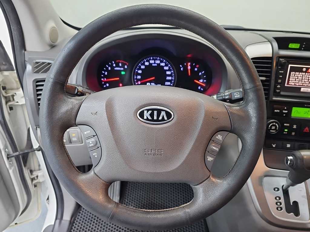 KIA Carnival - Vista 11